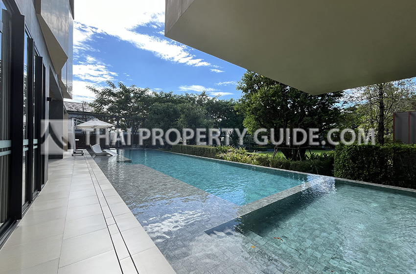 House with Shared Pool in Bangnatrad 